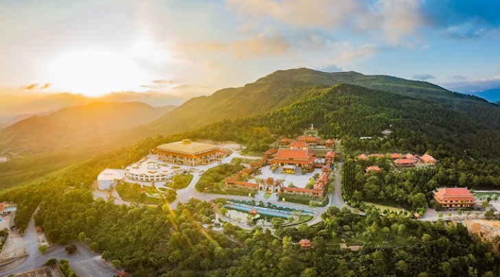 바방 (Ba Vang) 사원